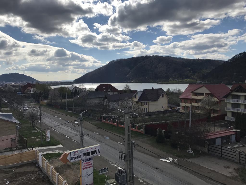 Hotel-Restaurant Ayan Piatra Neamţ エクステリア 写真