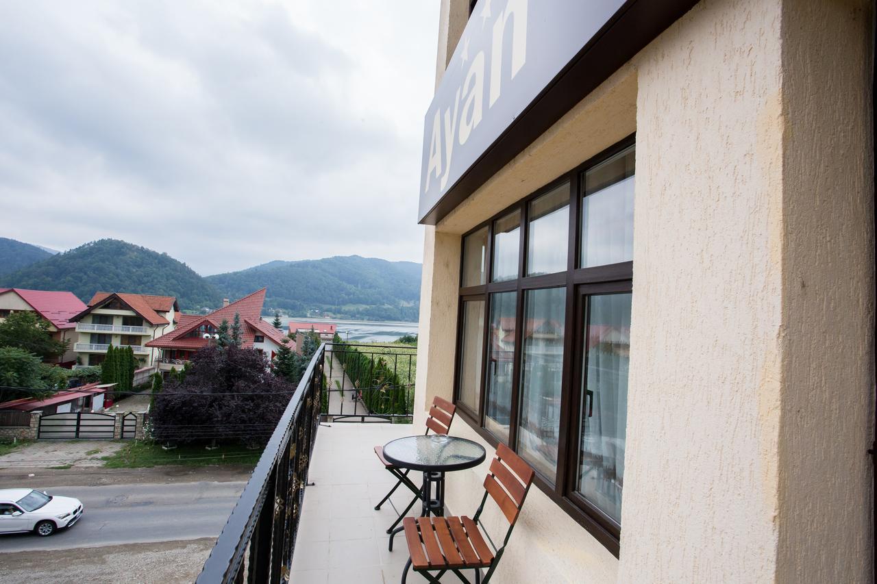 Hotel-Restaurant Ayan Piatra Neamţ エクステリア 写真